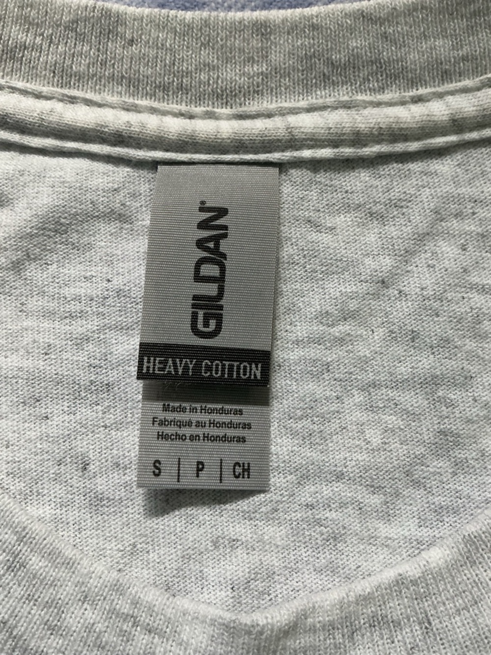 Gildan Tee with Heart Designs, Size Small - Picture 5 of 5